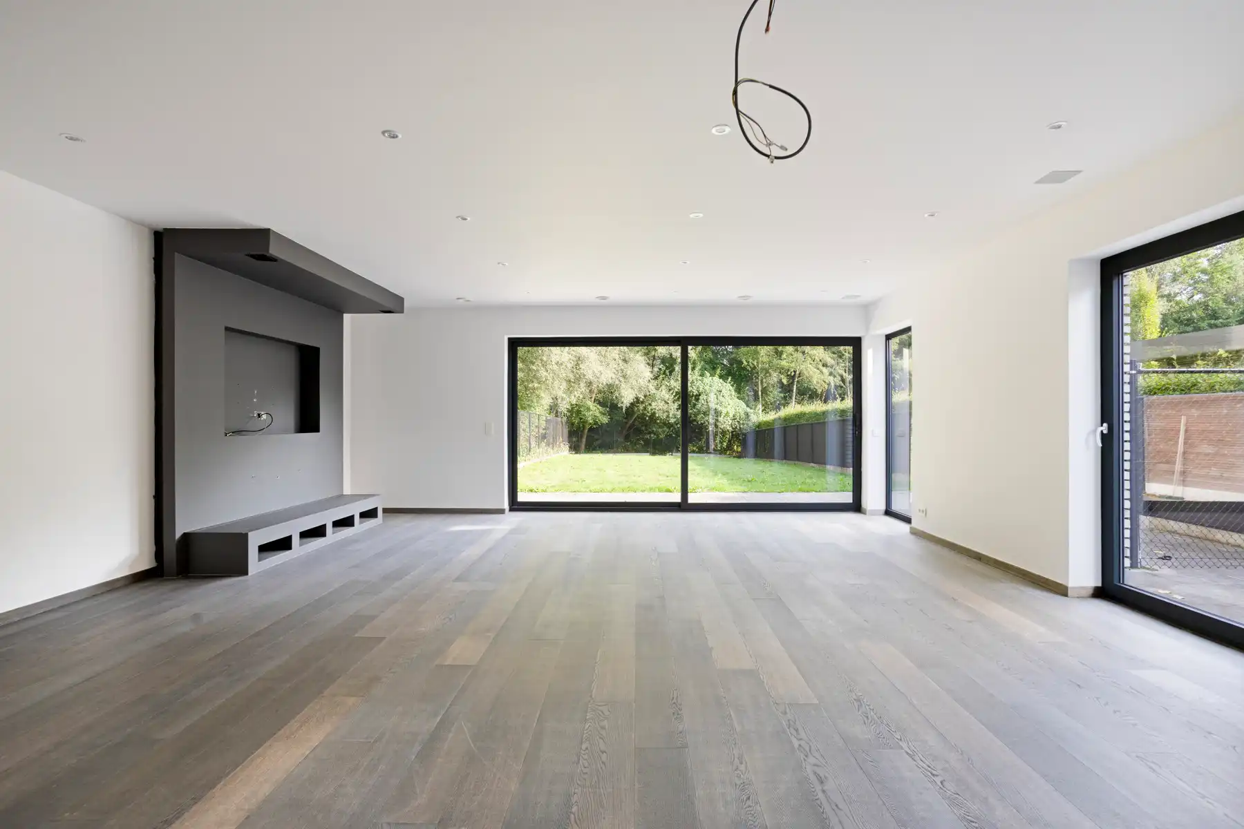 Lichtrijke driegevelwoning met 250 m² woonruimte foto 3