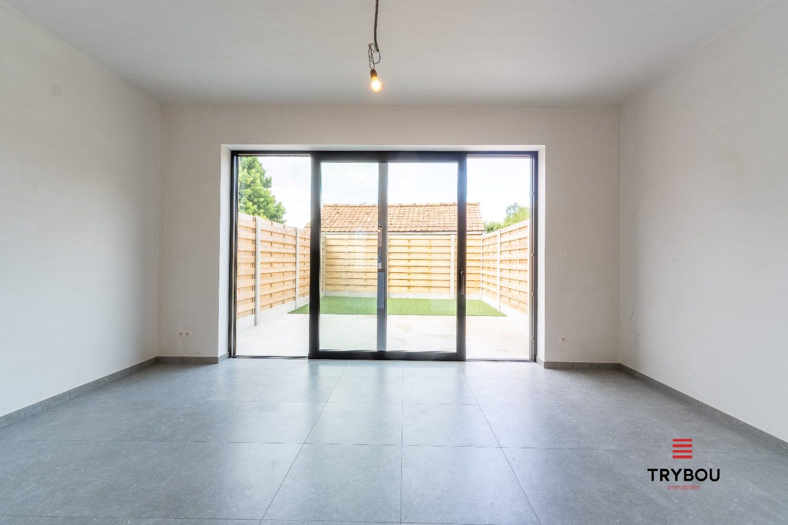 Instapklare gezinswoning in hartje Merkem met 4 slaapkamers en zonnige tuin foto 12