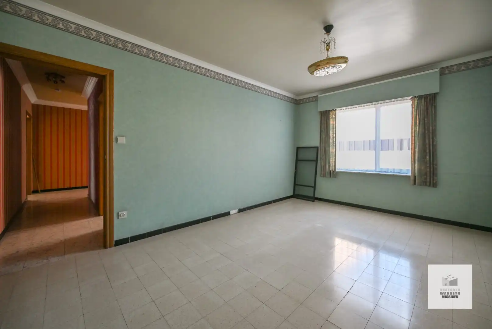 Te renoveren gelijkvloerse woning met  3slpk, garage, tuin op 1290m2 foto 15