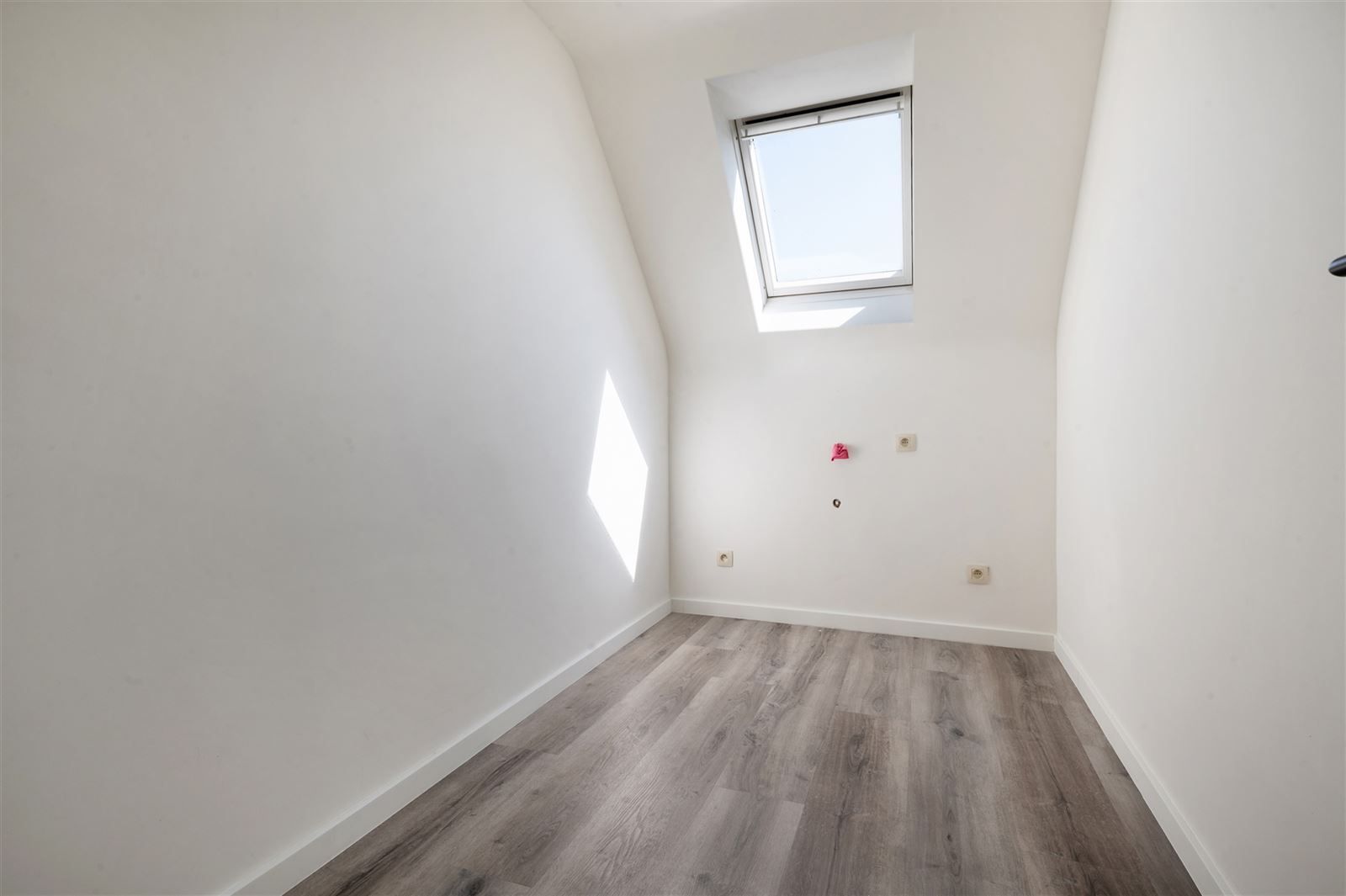 Instapklaar duplex-appartement te Oudenhove!  foto 19