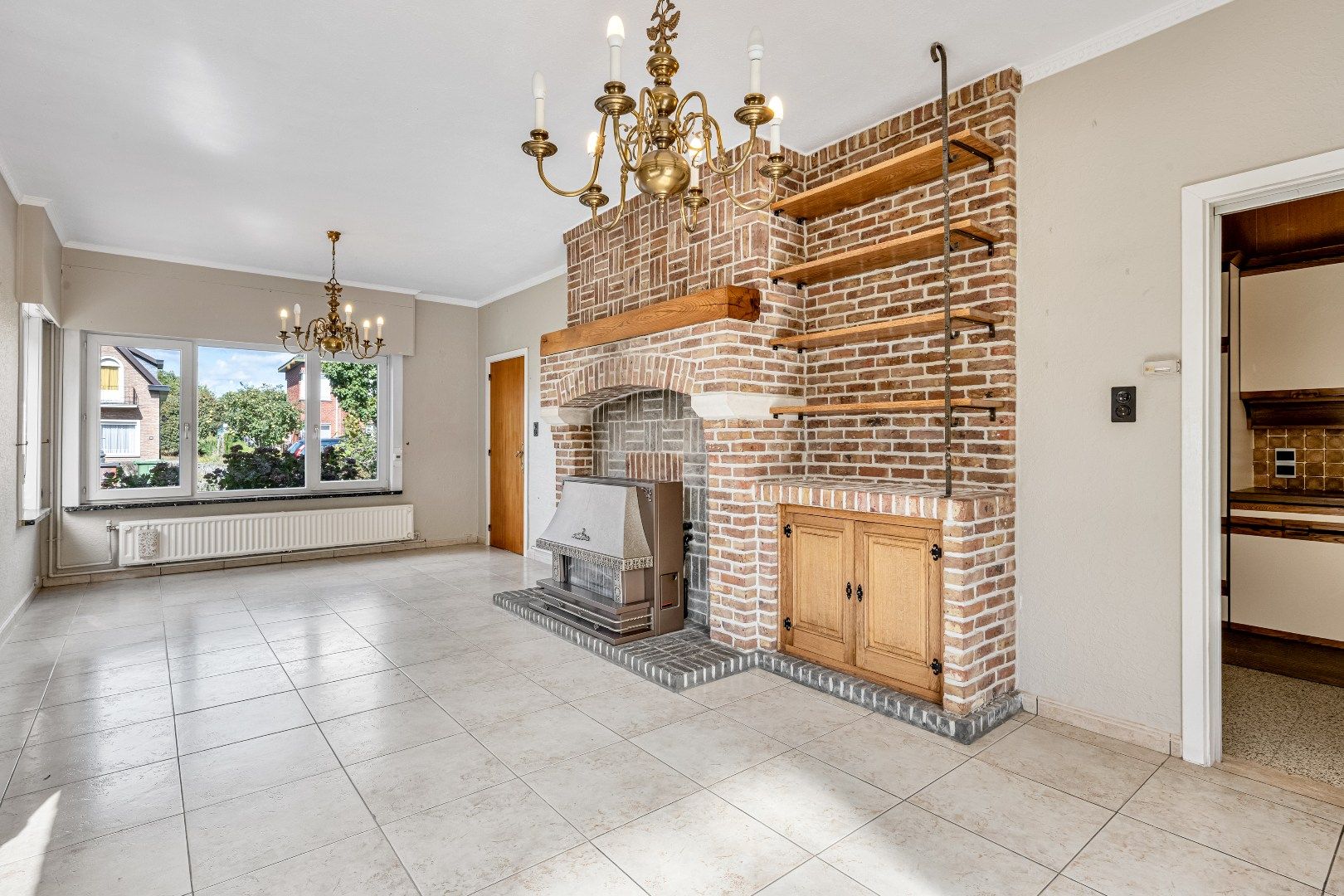 Halfopen charmante woning op toplocatie. foto 6