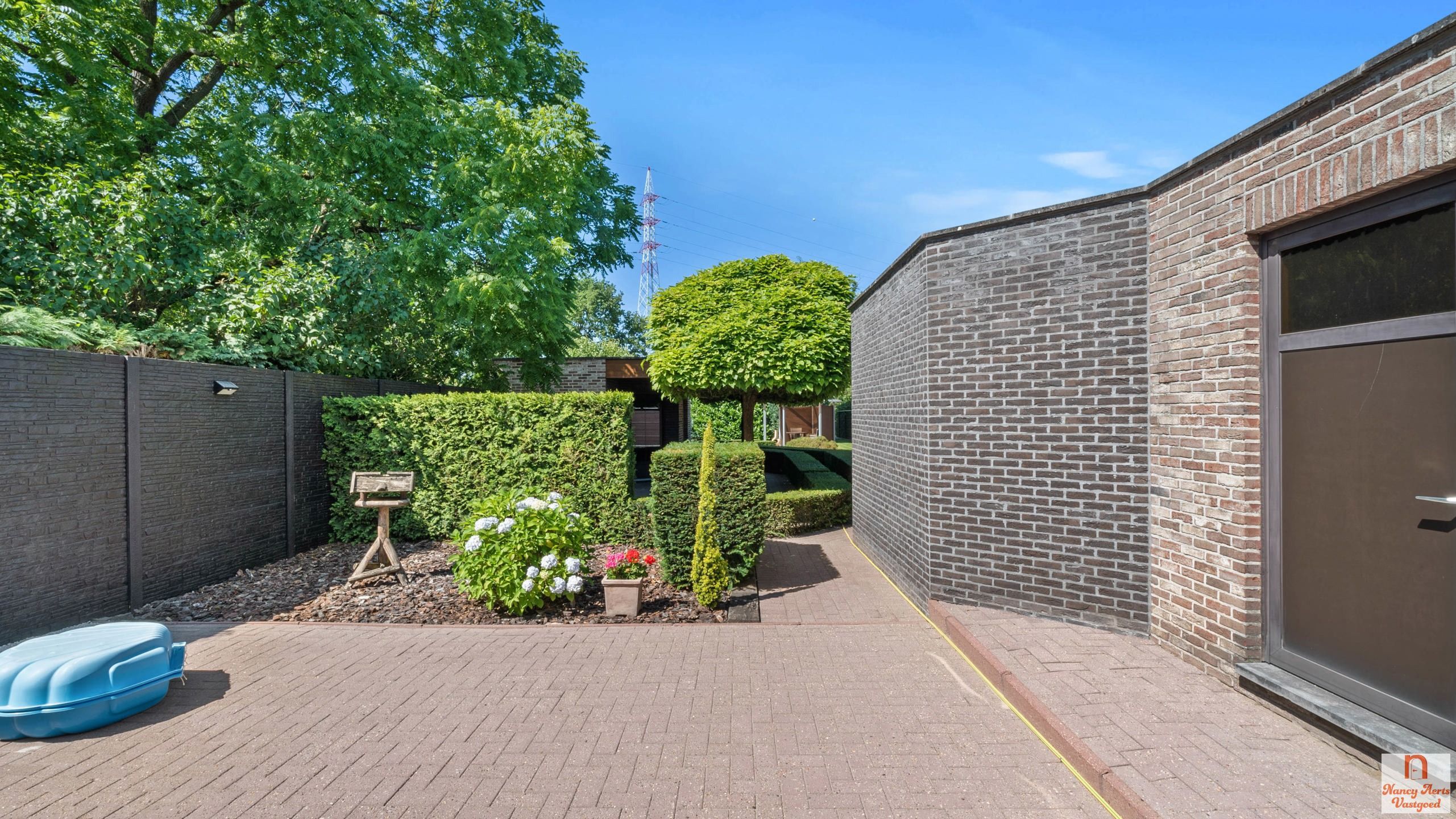Grondig gerenoveerde woning met kwaliteitsafwerking foto 36