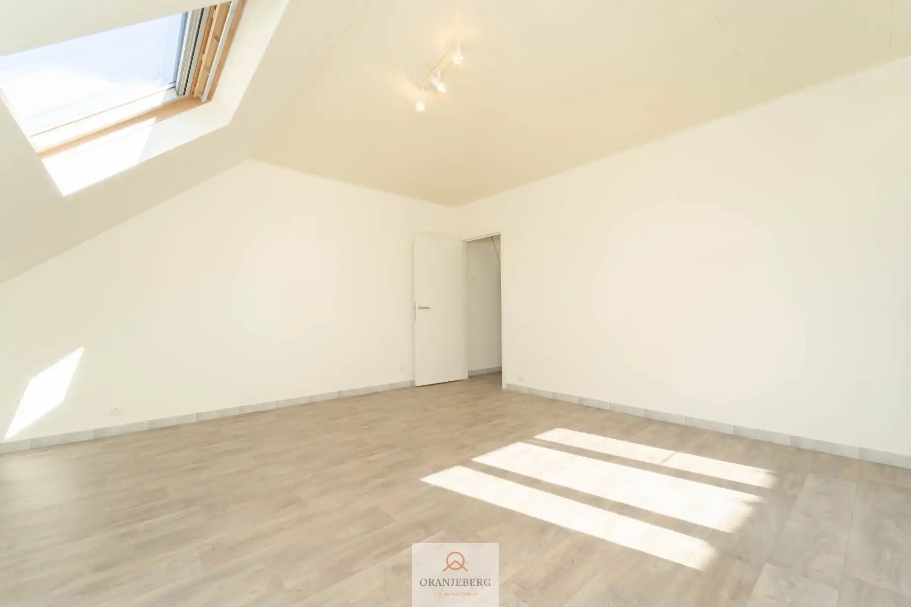 Schitterend gelegen woning met tuin in Mariakerke! foto 17