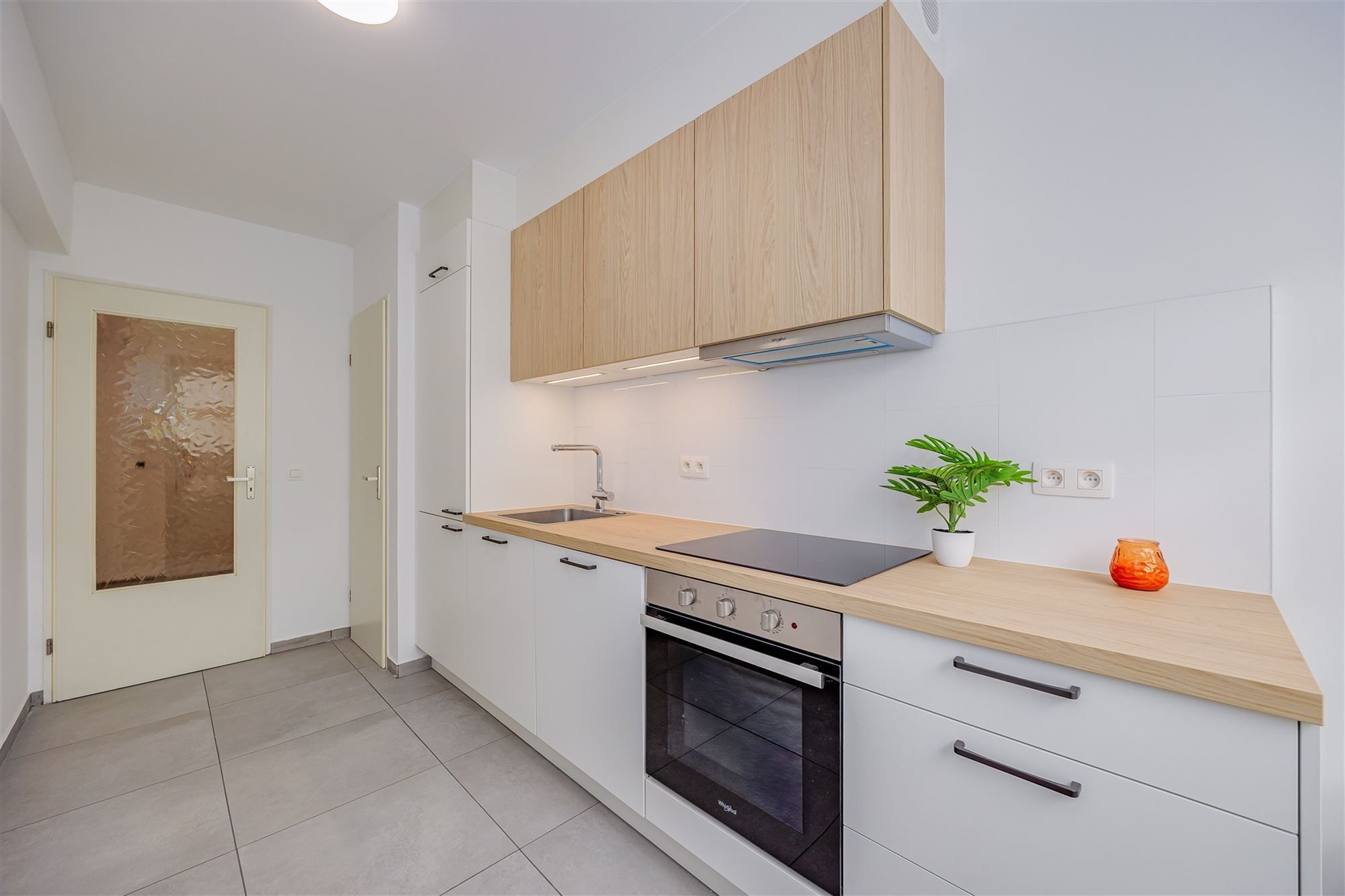 Gerenoveerd appartement met 2 slaapkamers en terras foto 8