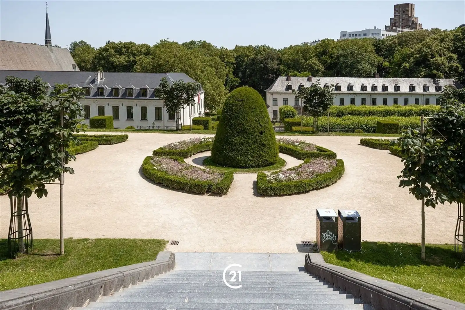 CAMBRE – Uitzonderlijk luxueus gelijkvloersappartement met tuin tegenover Ter Kamerenbos

  foto 28