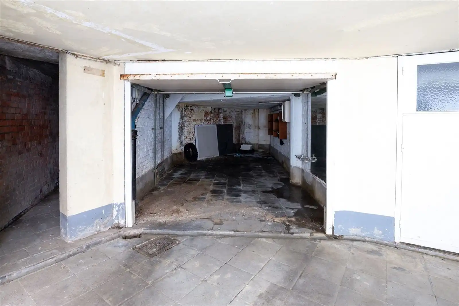 CAMBRE – Uitzonderlijk luxueus gelijkvloersappartement met tuin tegenover Ter Kamerenbos

  foto 28