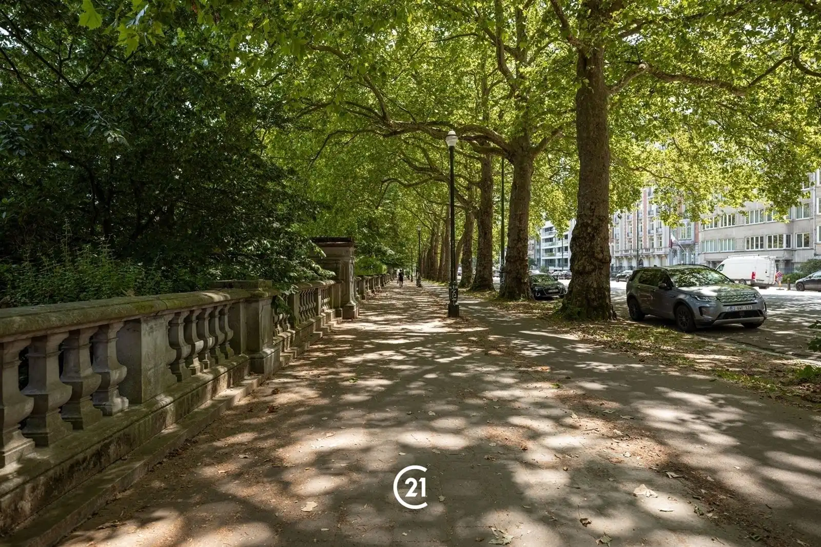 CAMBRE – Uitzonderlijk luxueus gelijkvloersappartement met tuin tegenover Ter Kamerenbos

  foto 28