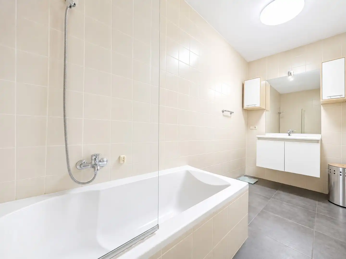 Rustig gelegen 1 slaapkamerappartement in centrum Aalter foto 12