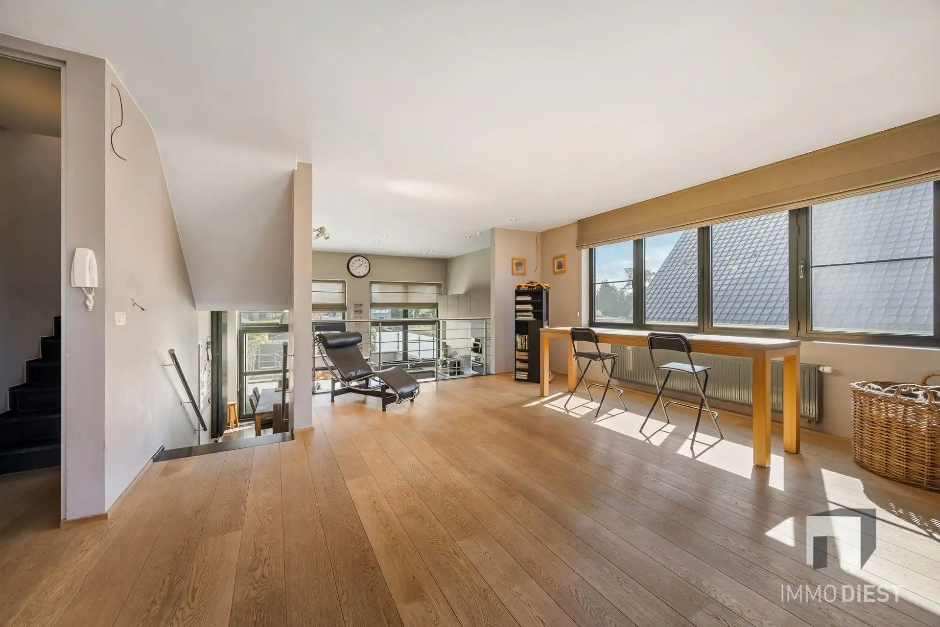 Bedrijfsgebouw én woning aan de stadsrand foto 13