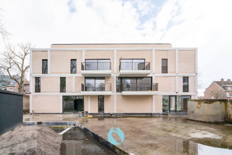 Green Square presenteert u 35 nieuwbouwappartementen en een winkelpand, letterlijk ónder de Kerktoren van Sleidinge. foto 4