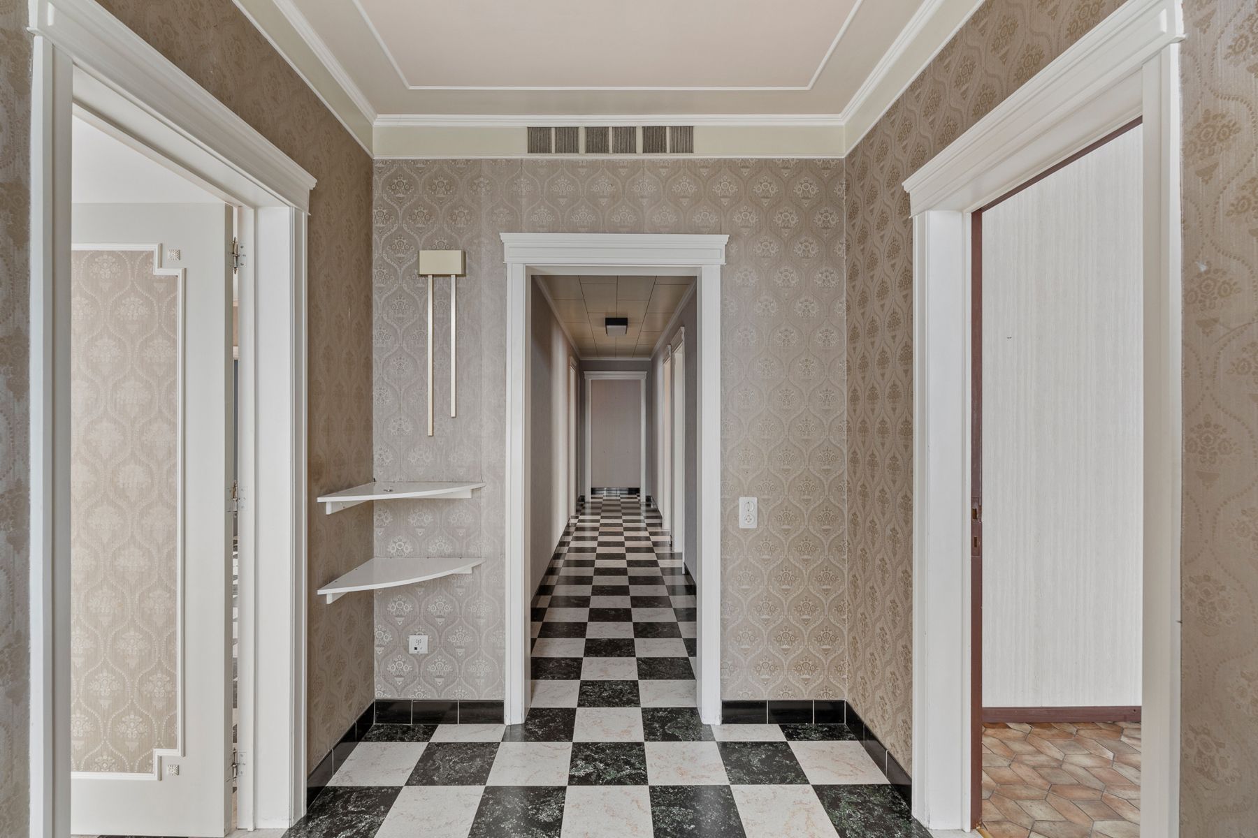 Woning met magazijn/atelier van 412 m² in Ingooigem foto 10