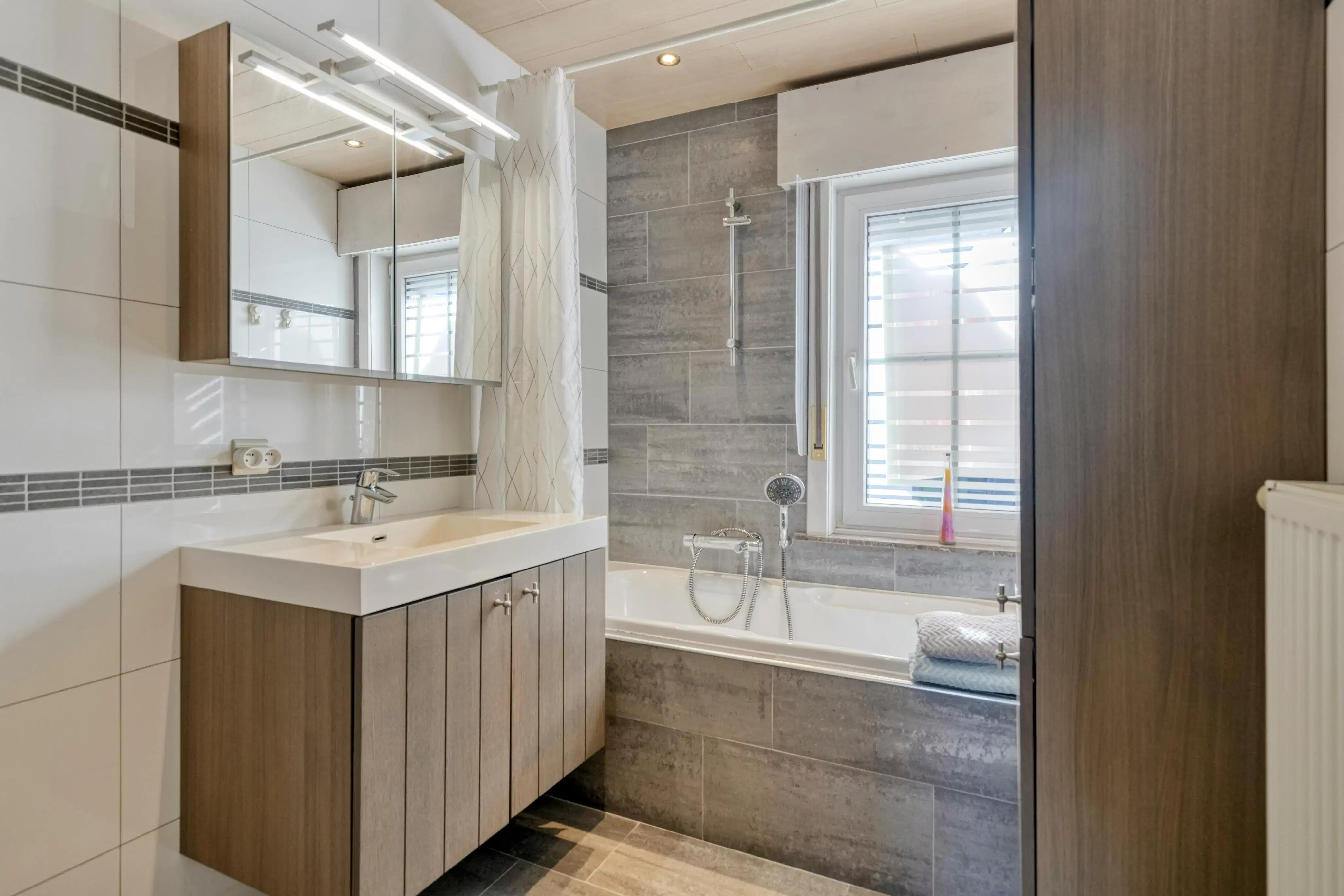 Halfopen huis met 4 kamers te koop op toplocatie in Waregem foto 7