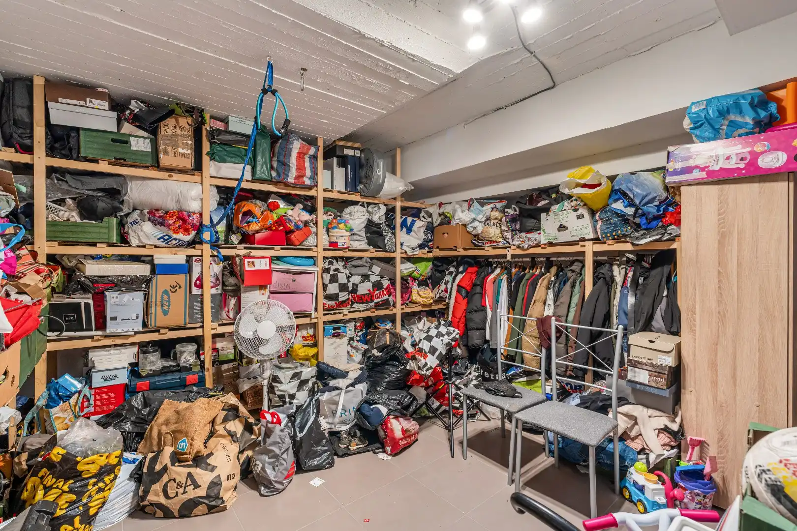 Commercieel uitstekend gelegen handelspand, 60m² foto 16