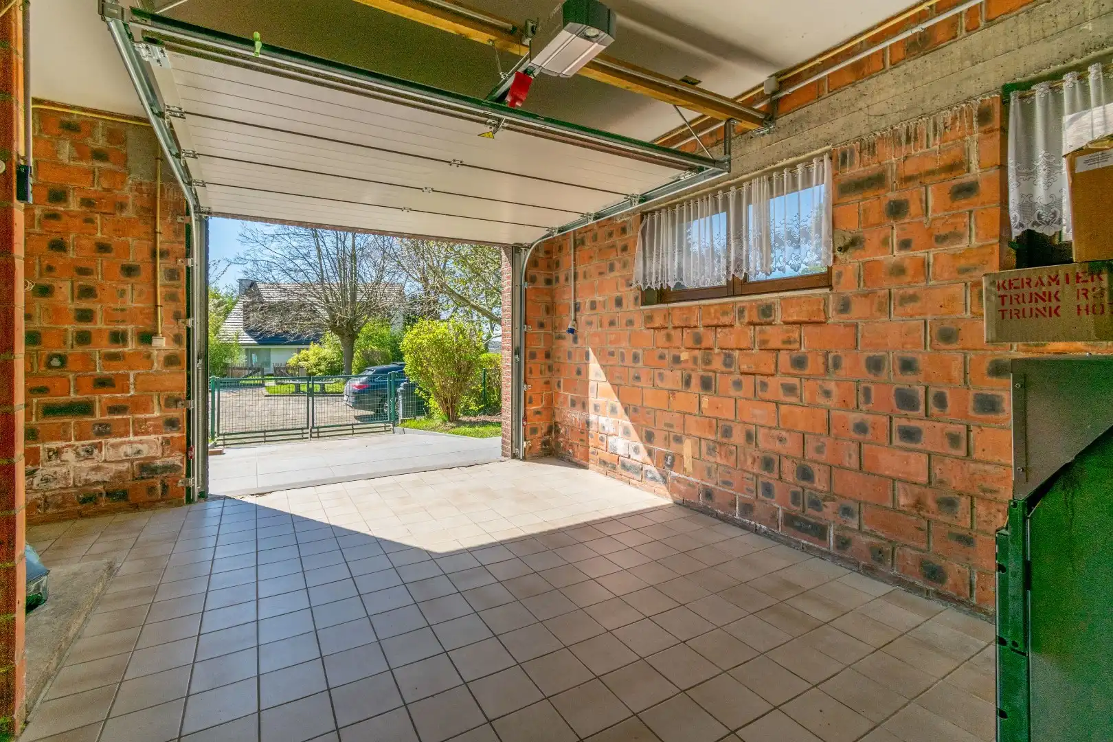 Een ruime (250m²), te moderniseren villa!! foto 17