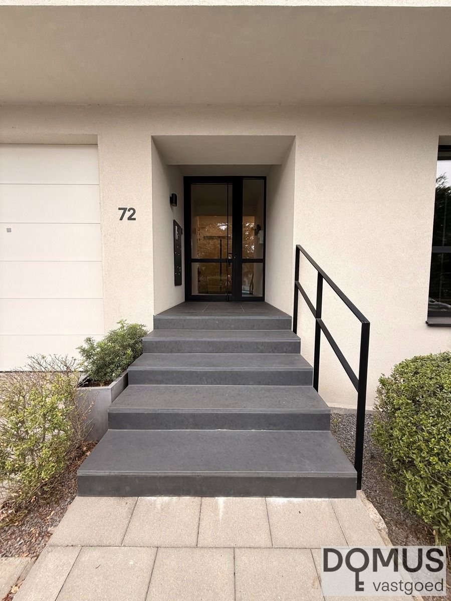 Zeer knap appartement op topligging foto 3