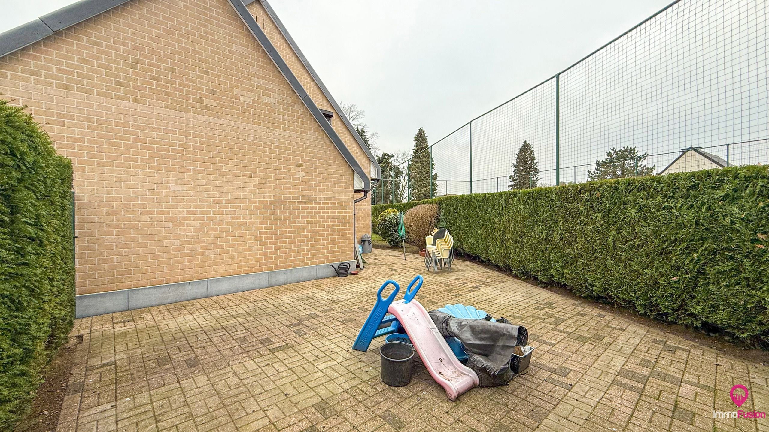 Ruime gezinswoning met 3 slaapkamers in rustige straat! foto 30