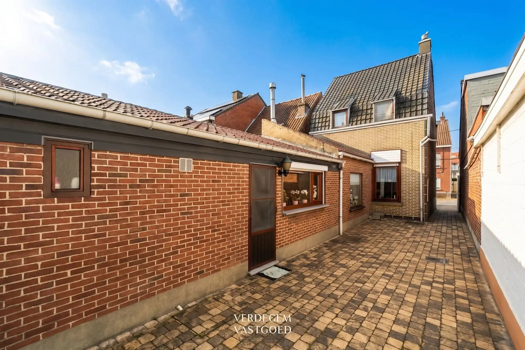 Charmant en centraal wonen, 3 slaapkamers, oprit en fijne tuin foto 17
