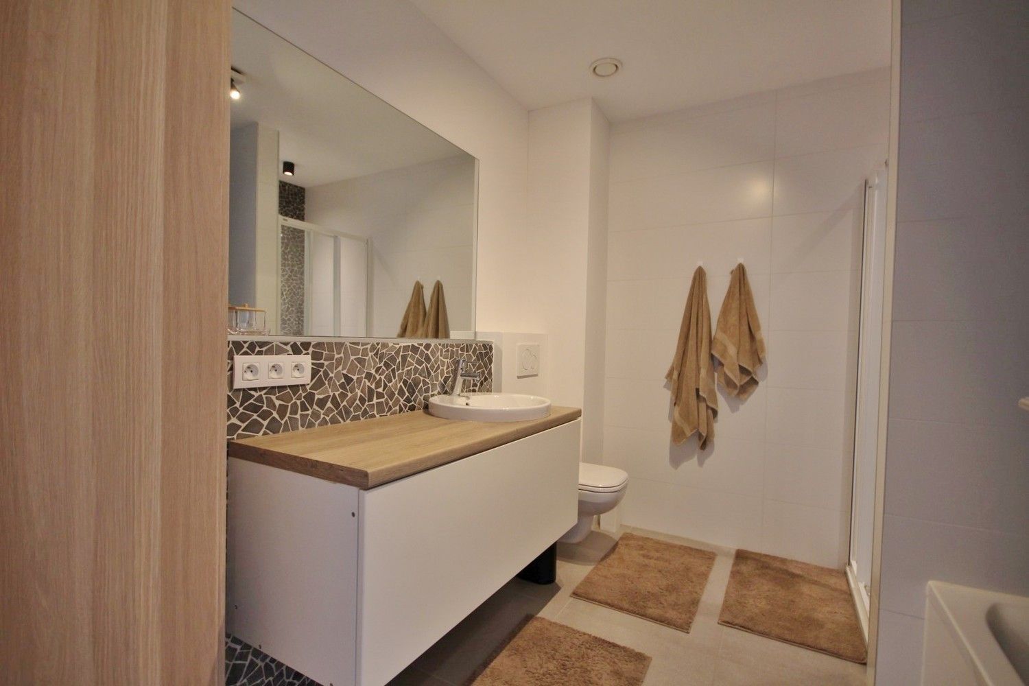 Zeer energiezuinig luxueus appartement met 2 slaapkamers en ruim terras foto 18