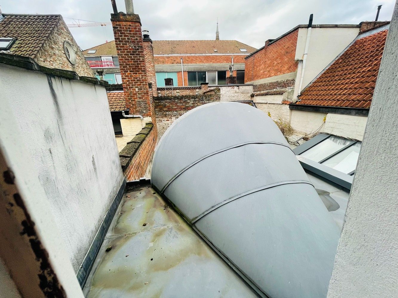 Brugge centrum Totaal gerenoveerde energiezuinige 18é eeuwse  uiterst charmante stadswoning met patio en 3 slaapkamers foto 14