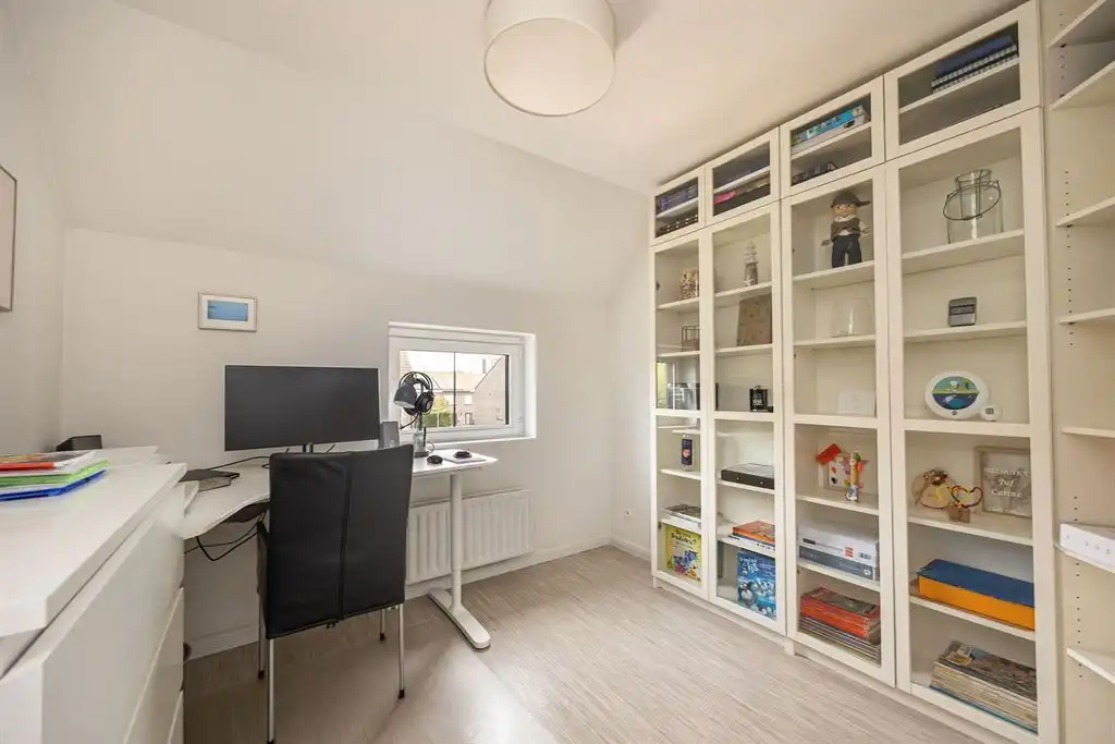 Perfect onderhouden en instapklare split-level woning foto 11
