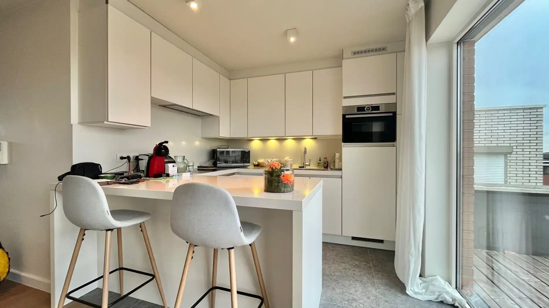 Groot appartement van 96m² met 95 m² terras foto 2