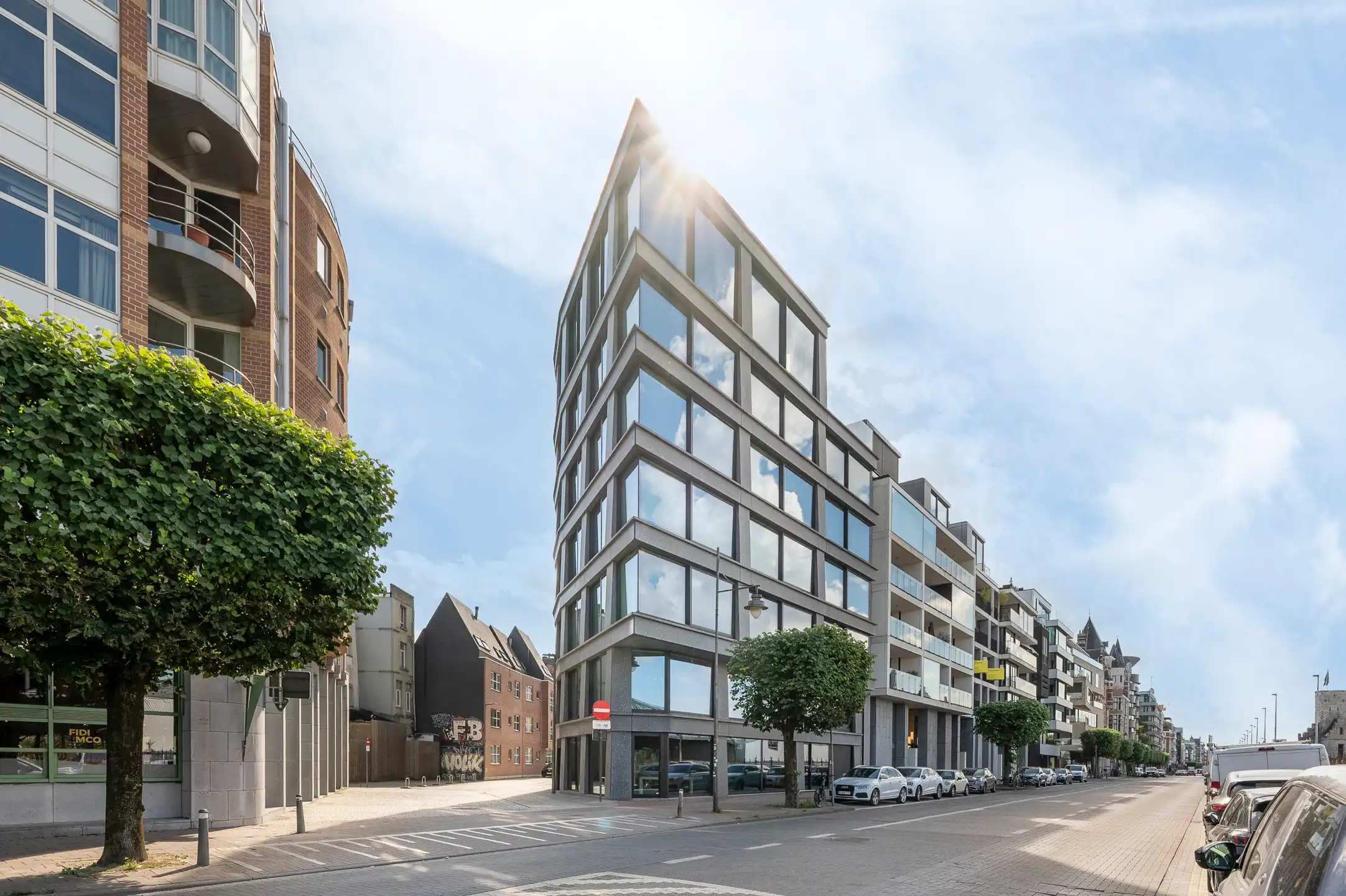 ANTWERPEN - Tijdloos en klassevol aan de Scheldekaaien foto 13