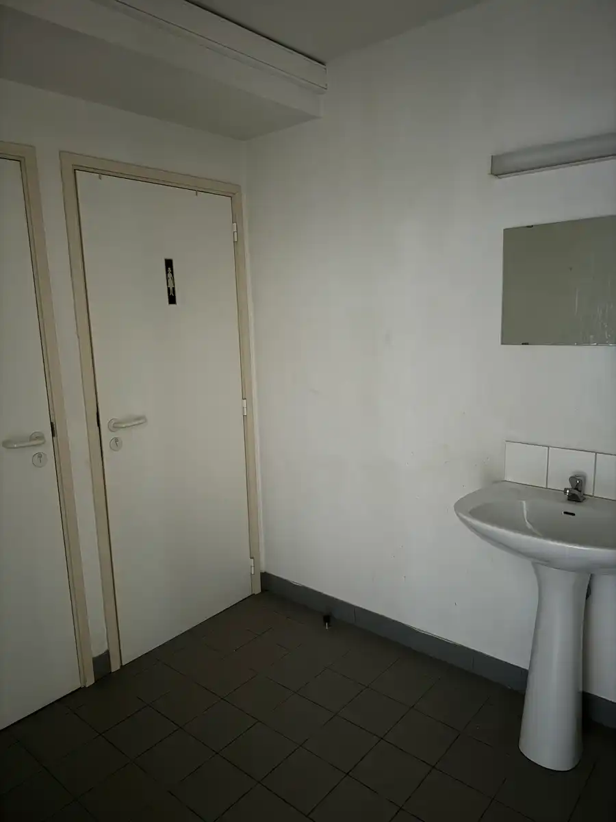 Kantoor 3de verdiep op Bisschoppenhoflaan + parking foto 11