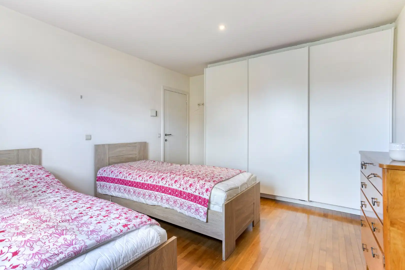Degelijke villa in rustige buurt op 750 m²! foto 14