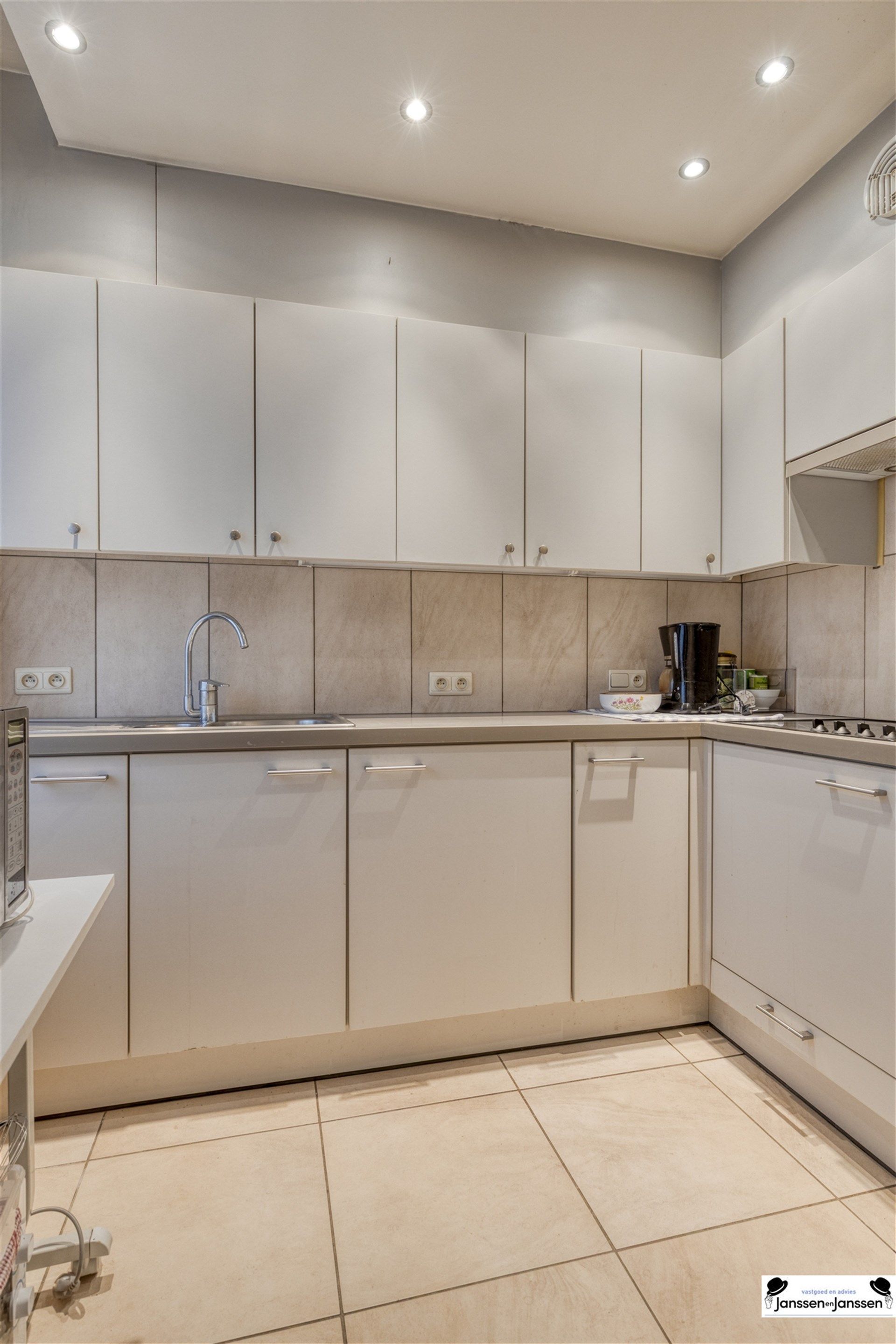 Instapklaar gelijkvloers appartement (65 m²)  foto 8