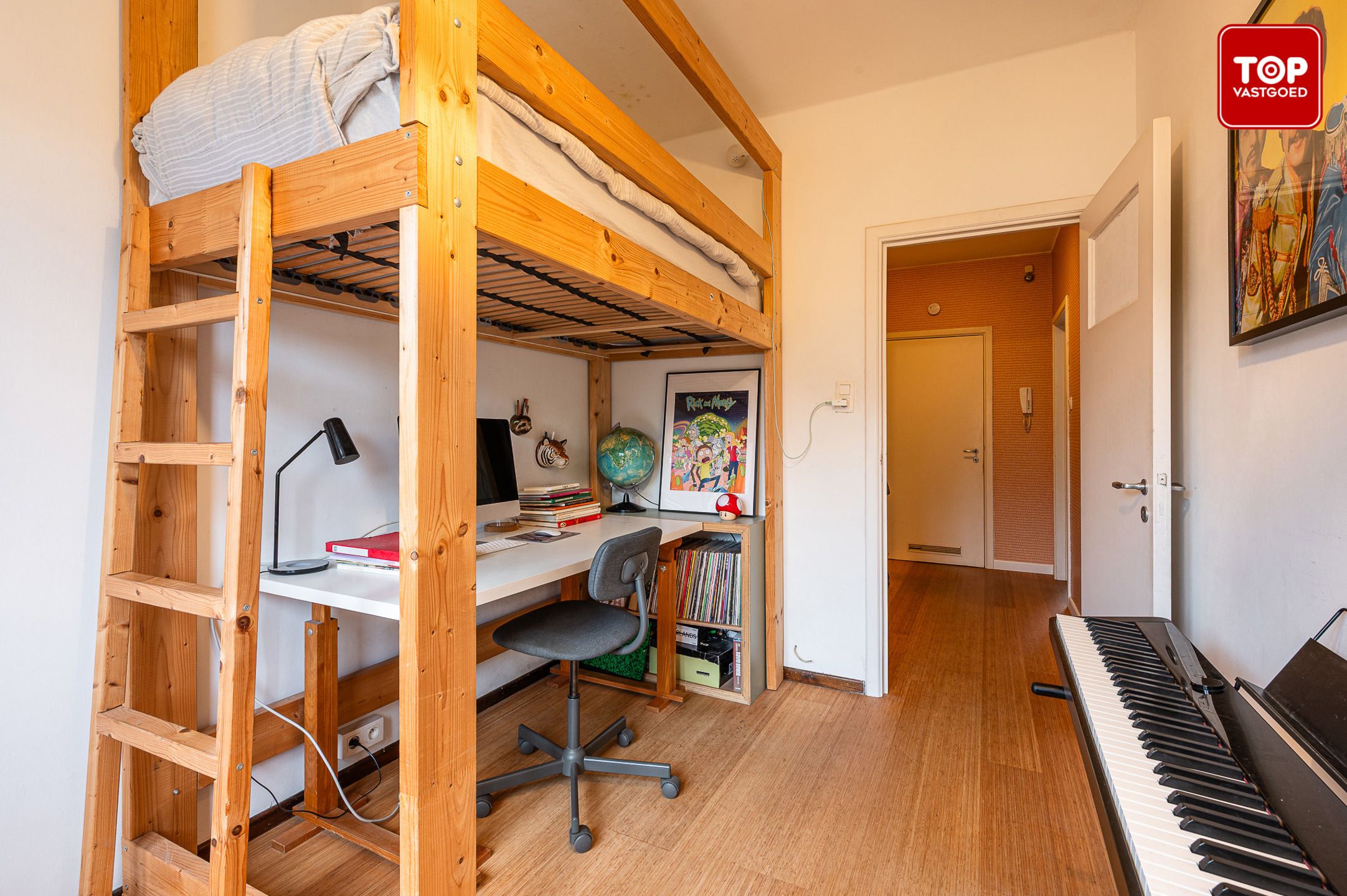 Op te frissen tweeslaapkamerappartement nabij de Stationsbuurt Gent-Sint-Pieters. foto 10