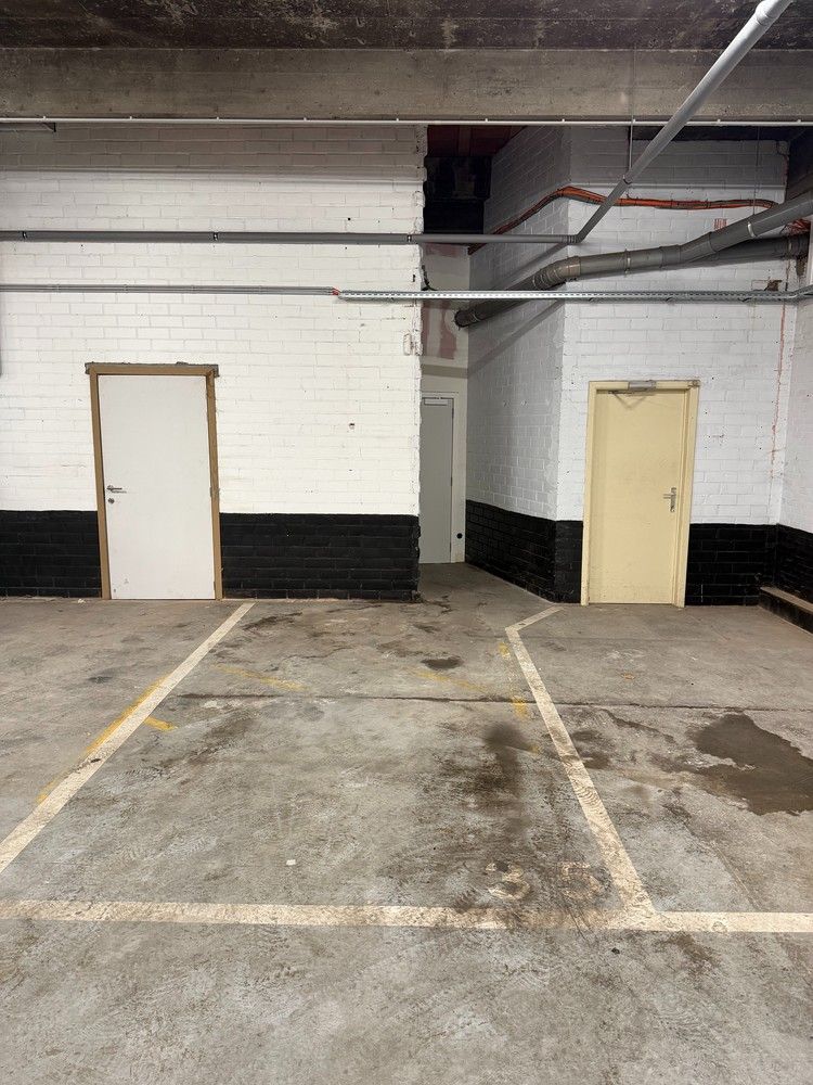 Autostaanplaats met Berging te koop op een toplocatie in centrum Lier foto {{pictureIndex}}