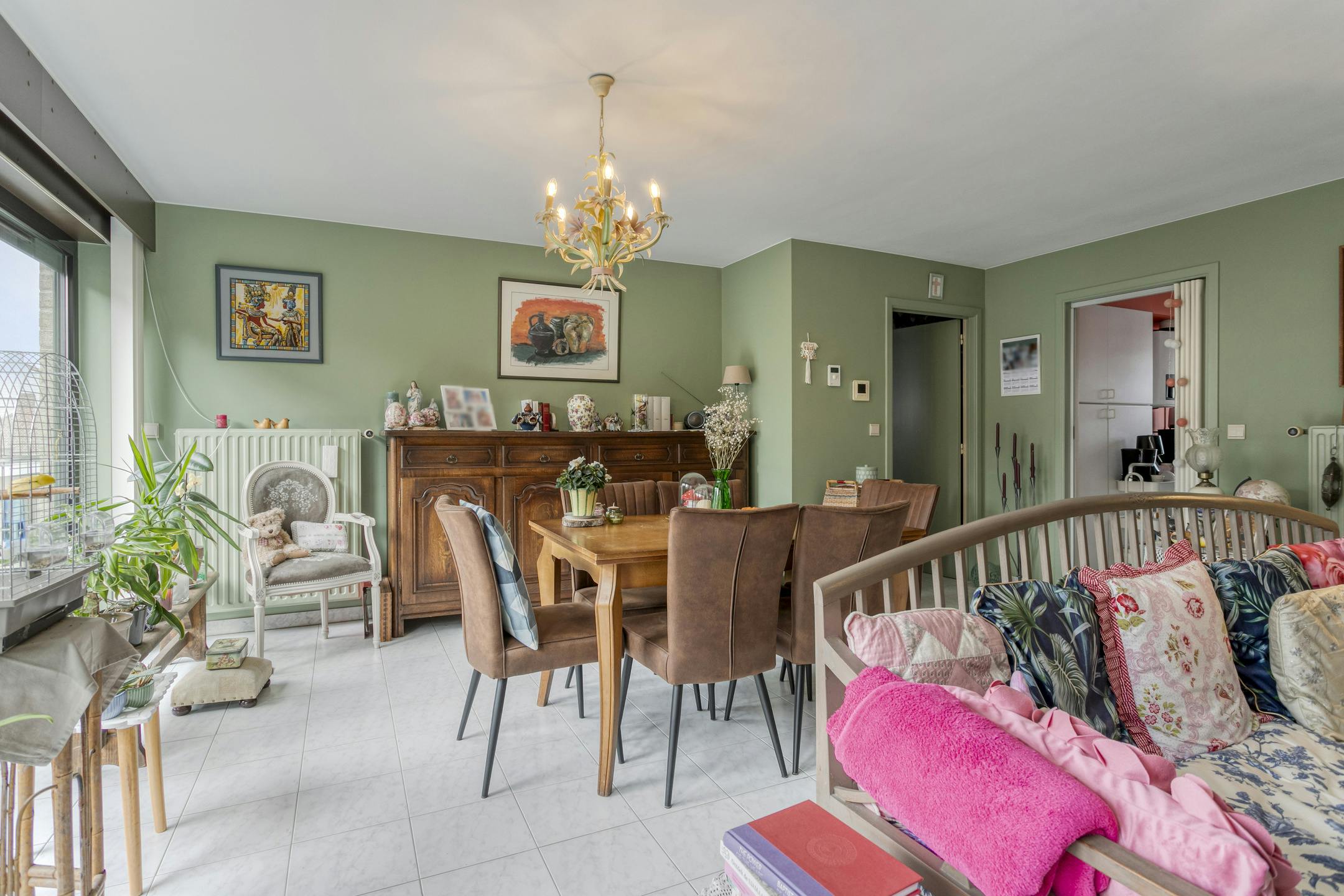 Instapklaar 2-kamerappartement in hartje Poperinge foto 4