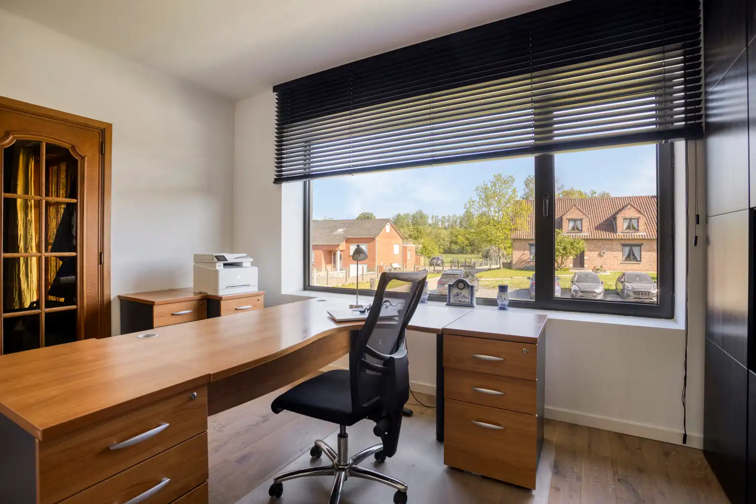 MOOIE, VOLLEDIG GERENOVEERDE WONING MET TUIN  foto 13