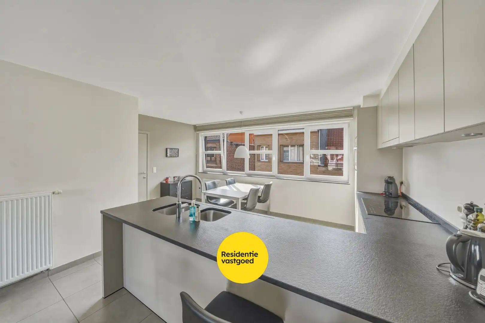 Instapklare recente woning met zeer ruime garage en tuin in Oudenburg foto 9