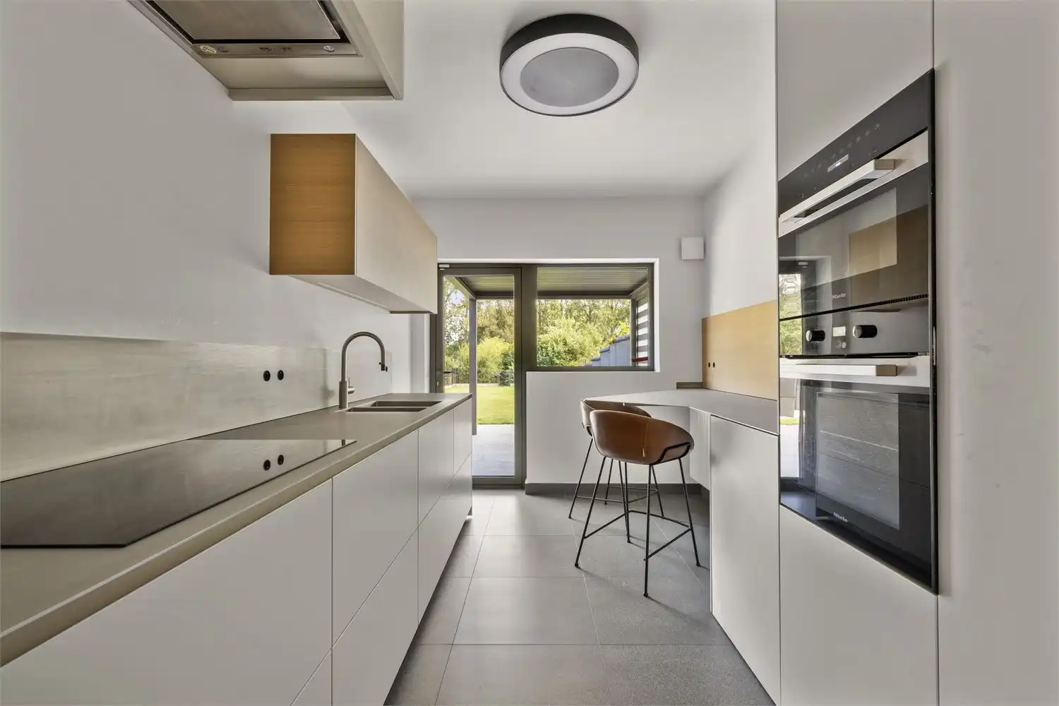 DE IDEALE GEZINSWONING MET ZALIGE TUIN OP EXCLUSIEVE LIGGING DOODLOPENDE STRAAT foto 14