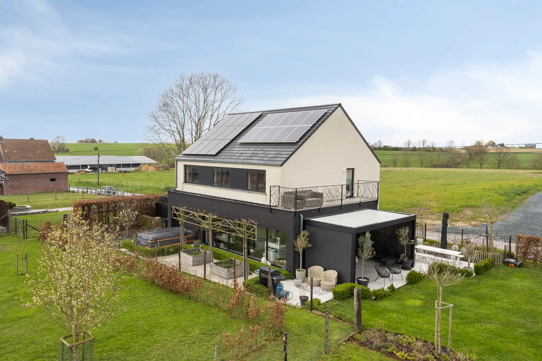 Prachtige 4-Gevelvilla in het groene omgeving foto 30