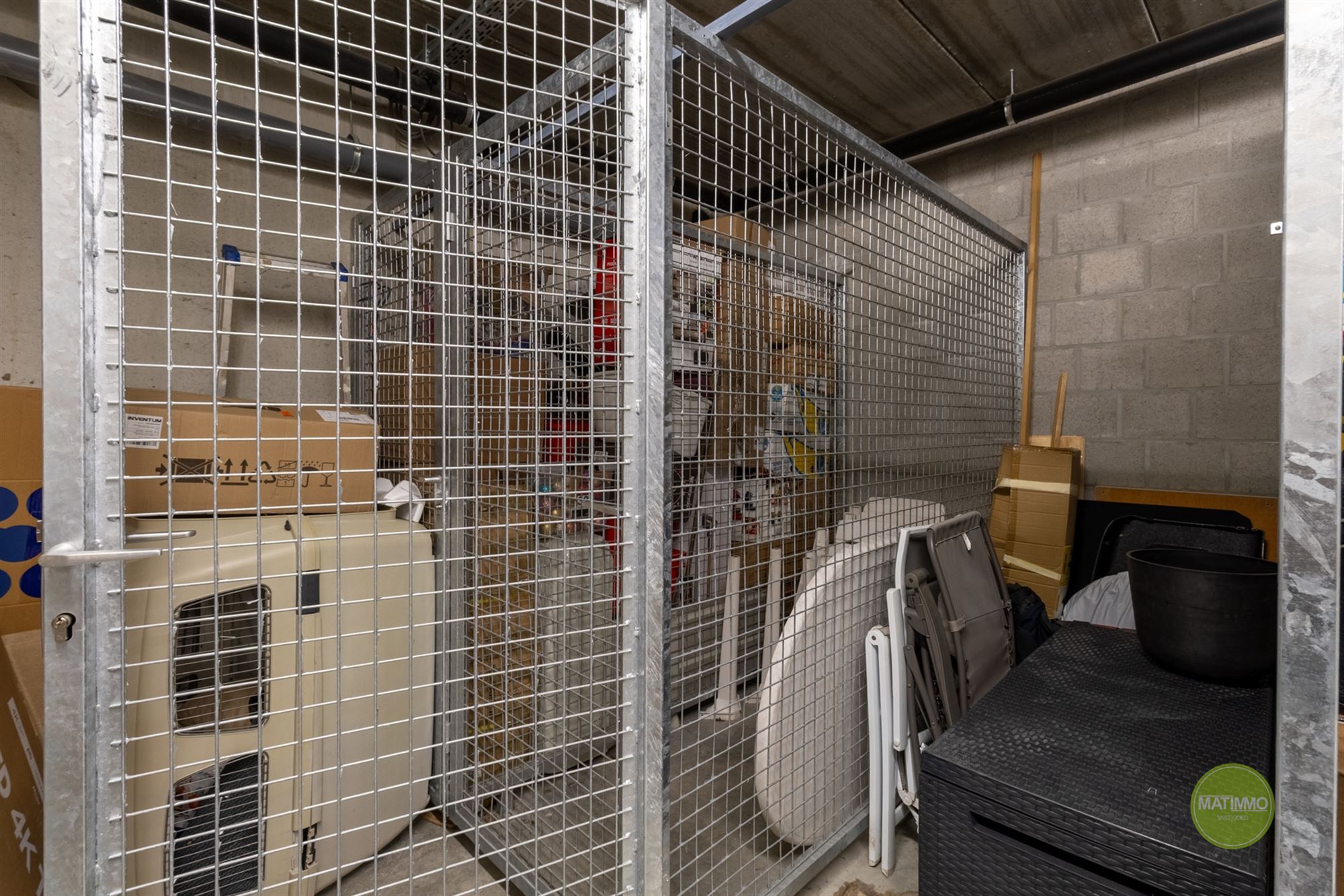 Instapklaar appartement met terras in Geel foto 15