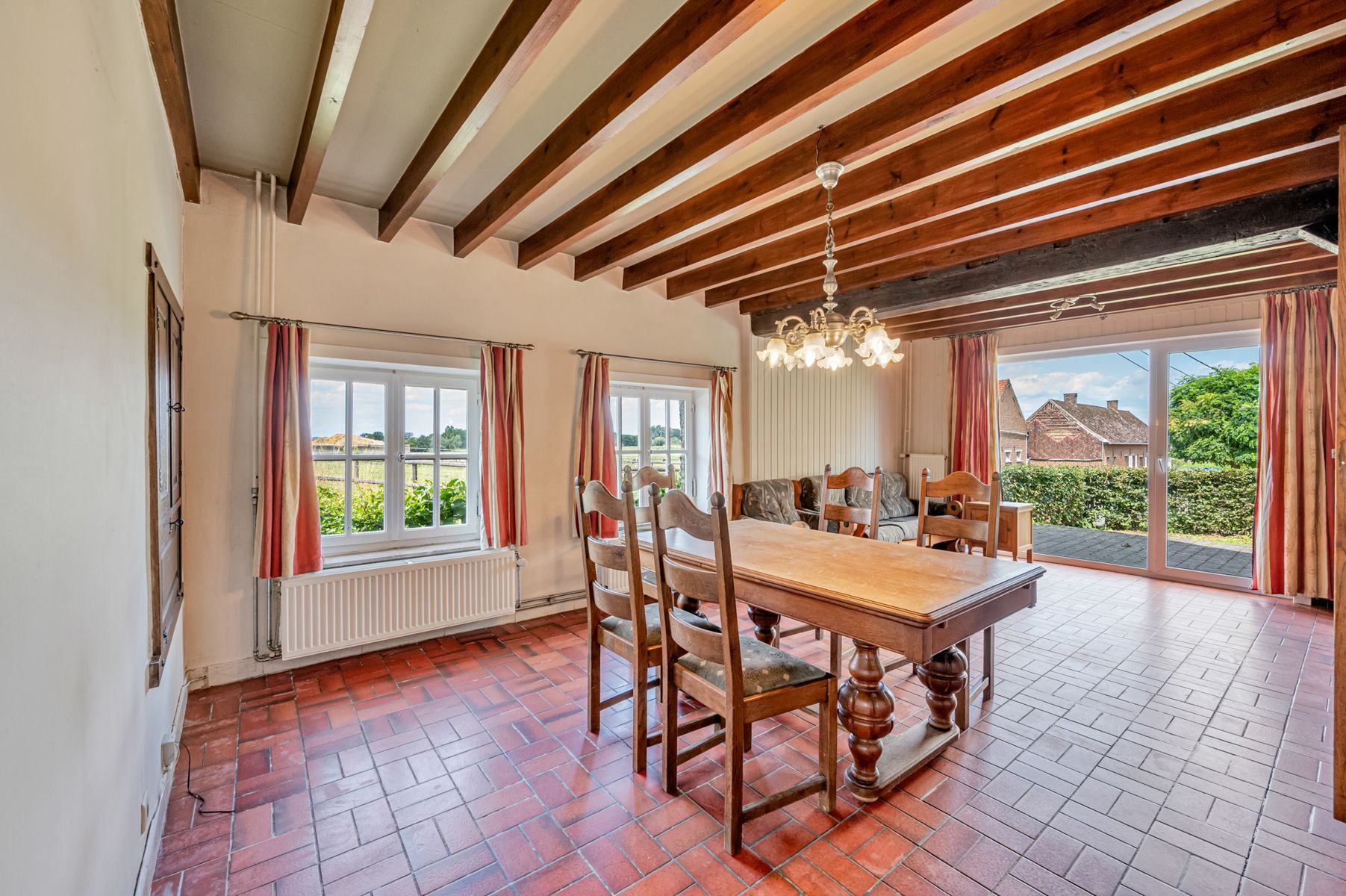 Landelijk gelegen renovatieproject met prachtig uitzicht  foto 9