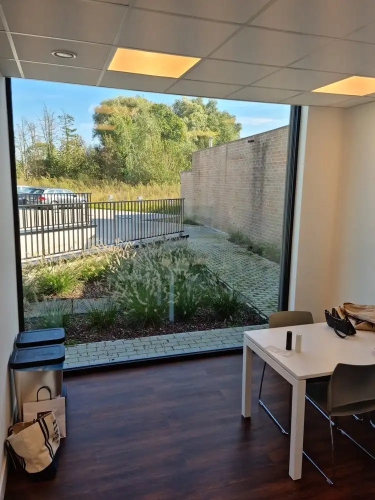 Instapklaar commercieel gelijkvloers (233 m²) met 3 parkeerplaatsen te huur in Aalter foto 15