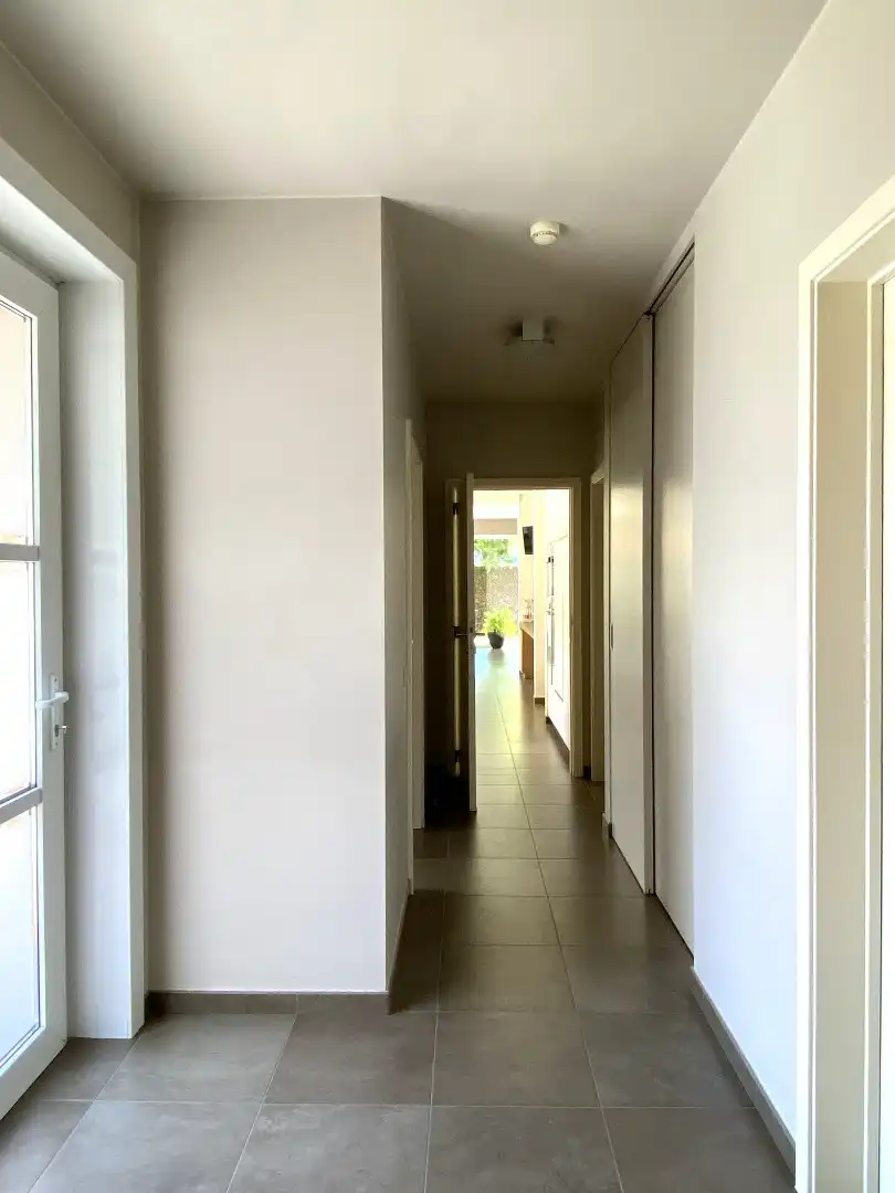 BEDRIJFSWONING/CONCIËRGEWONING MET 4 SLPKS EN TUIN foto 5