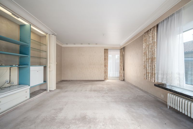 Te renoveren villa, ideaal geschikt voor bijberoep met veel ruimte en grote tuin in centrum Beveren opp 837 m² foto 5