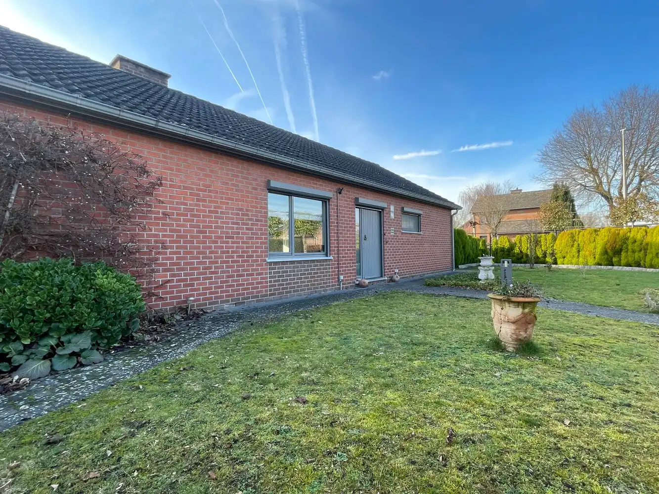 Bungalow met 3 slaapkamers, omringd met een mooie tuin in het rustige Rozendaal in Diepenbeek. foto 2