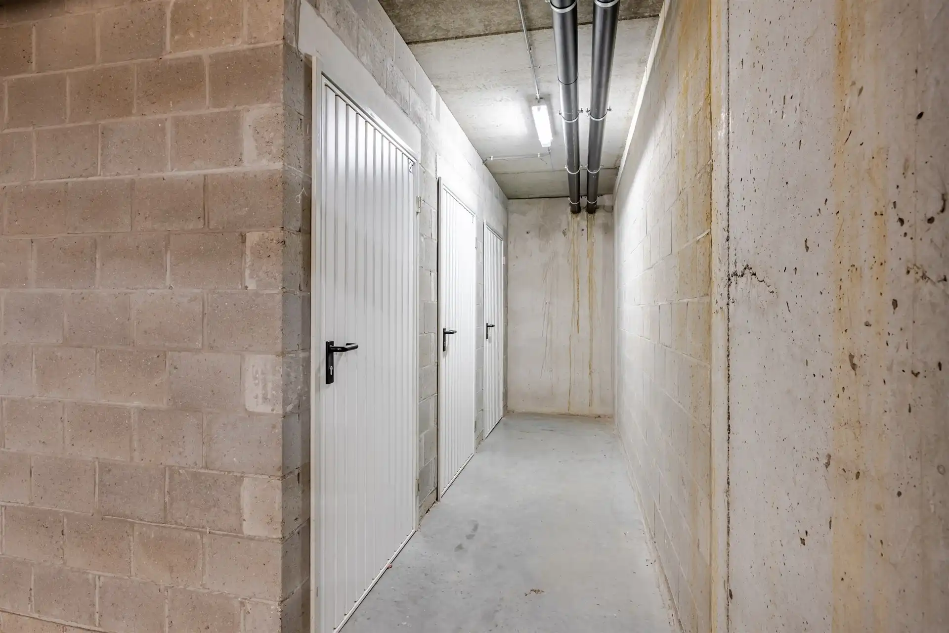 Instapklaar appartement met garagebox, centrum Laarne! foto 24