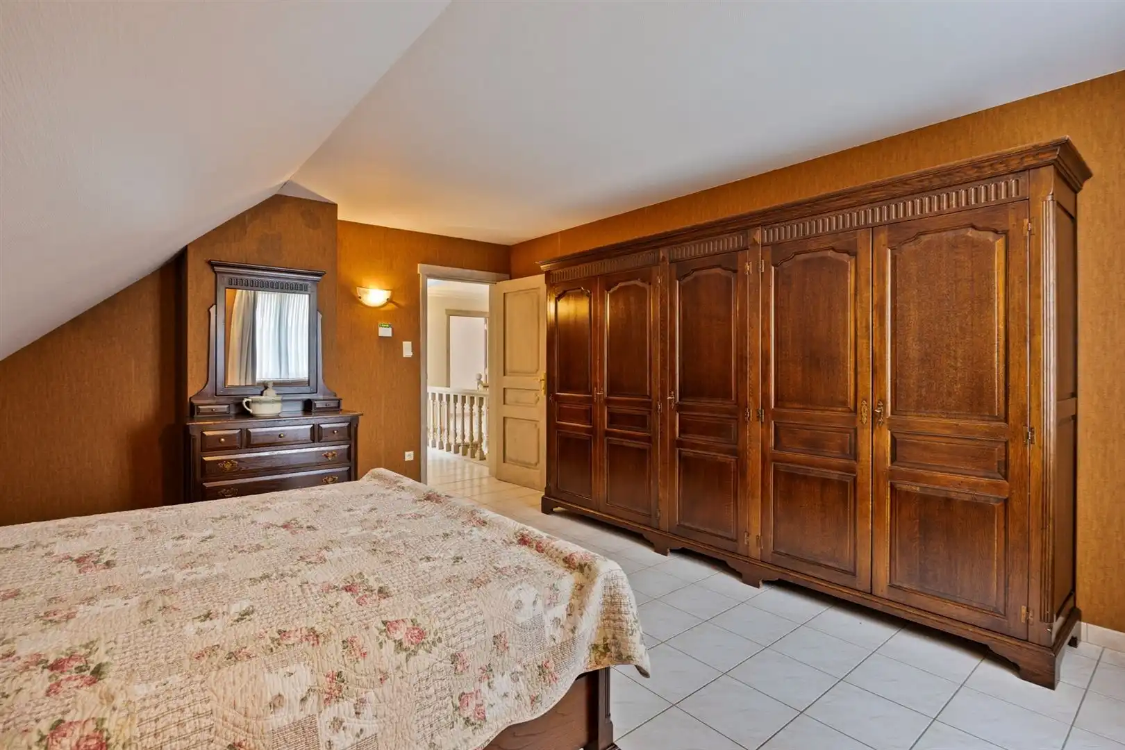 Exclusieve Villa met Luxe afwerking en idyllische tuin. foto 21