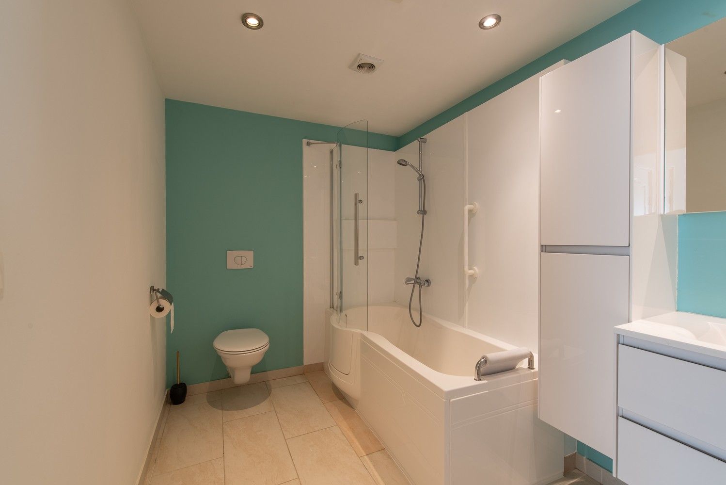 Gelijkvloers 1 slaapkamer-appartement met eigen stadstuin in hartje Genk foto 17