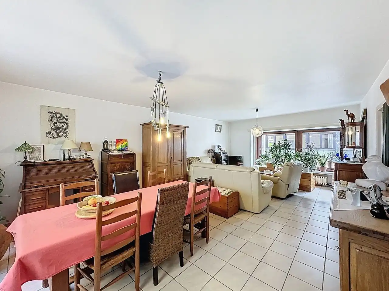 Bijzonder ruime handelswoning vlakbij de Kursaalstraat foto 8