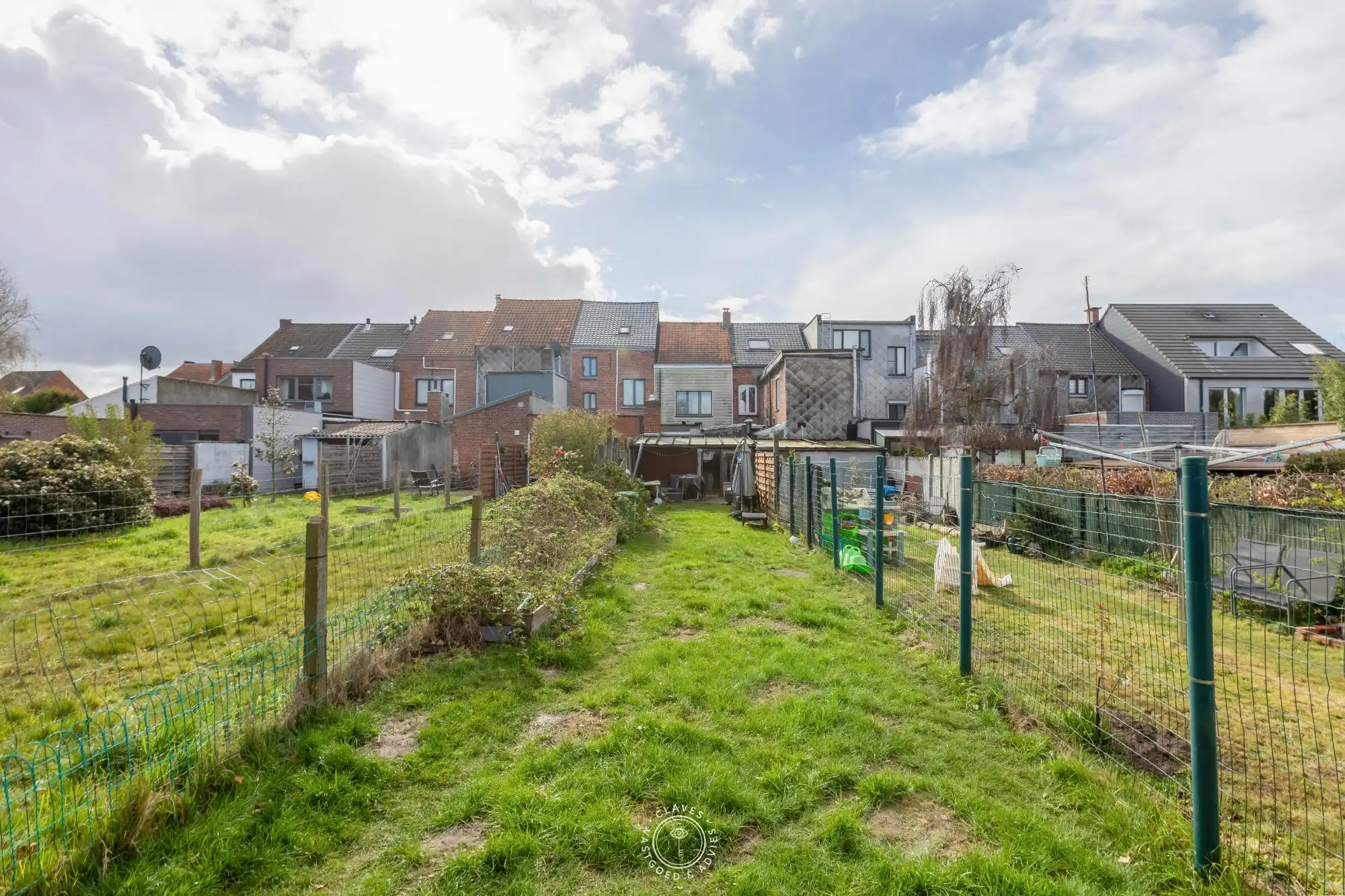 Op te frissen woning met fijne tuin foto 17