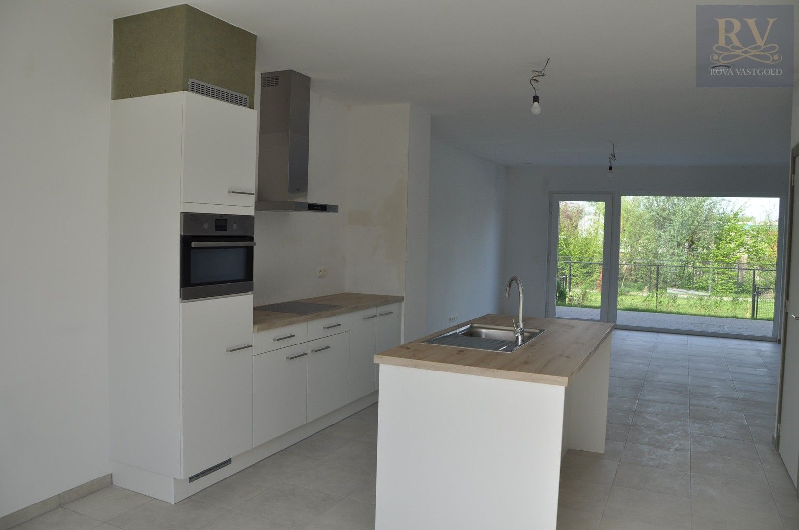 RUIME NIEUWBOUWWONING VAN 169.4 M² MET 3 SLPK'S MET TERRAS EN TUIN IN HASSELT foto 5