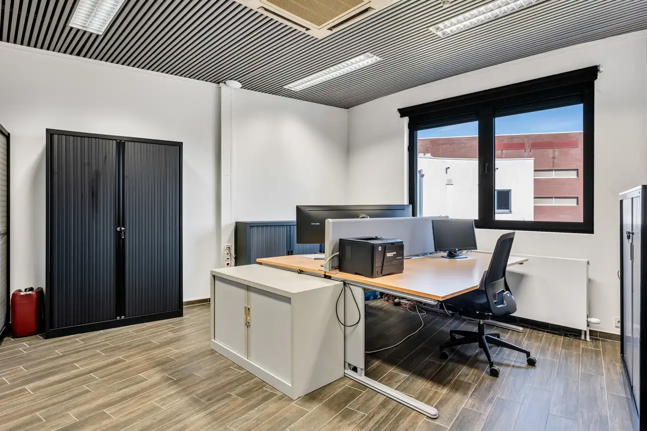 Ruim kantoorgebouw op toplocatie te Zwijnaarde foto 19