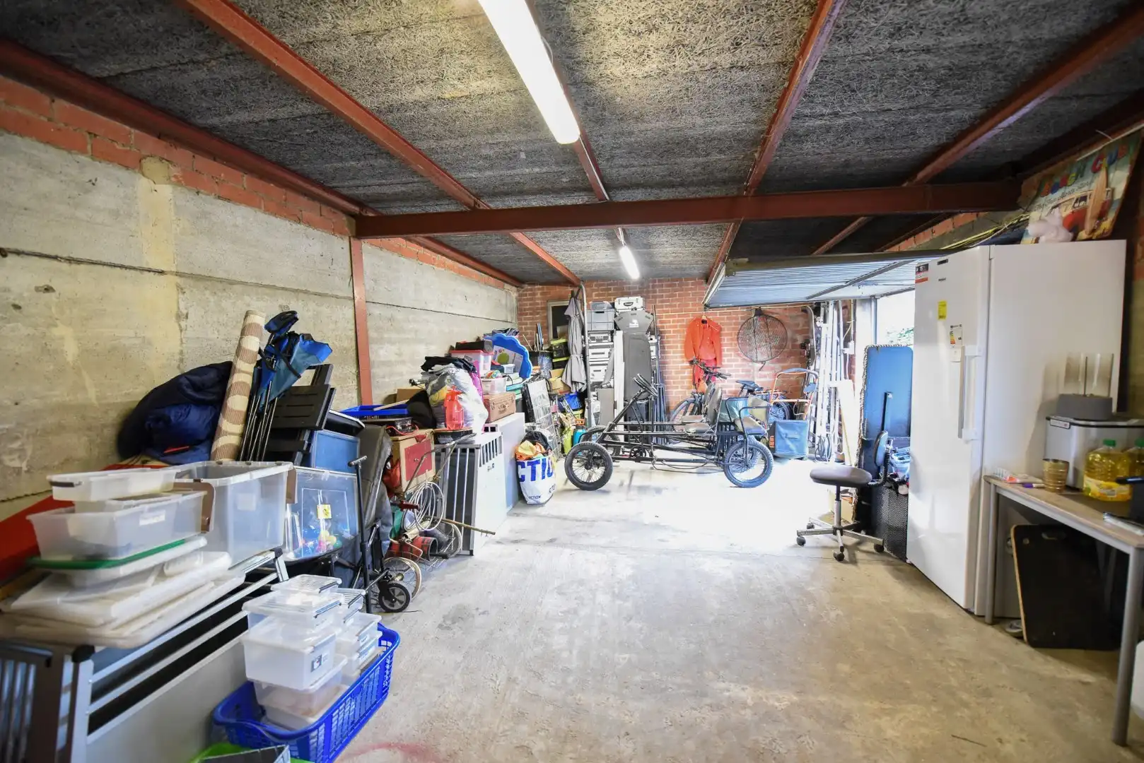 Centraal gelegen, halfopen bebouwing TE HUUR in Oeselgem! foto 16